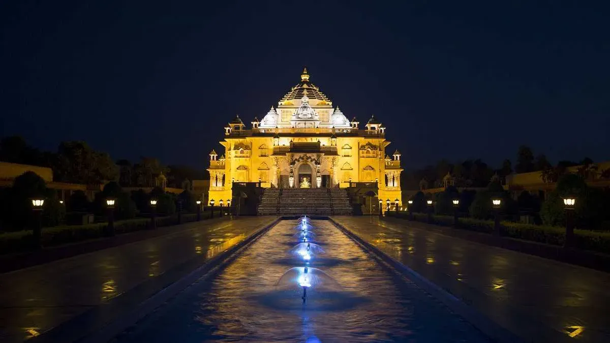 Ahmedabad crafts and second Navratri Garba evening