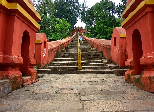 4 Days Guwahati Hajo Sualkuchi Cultural and Assam Silk Tour
