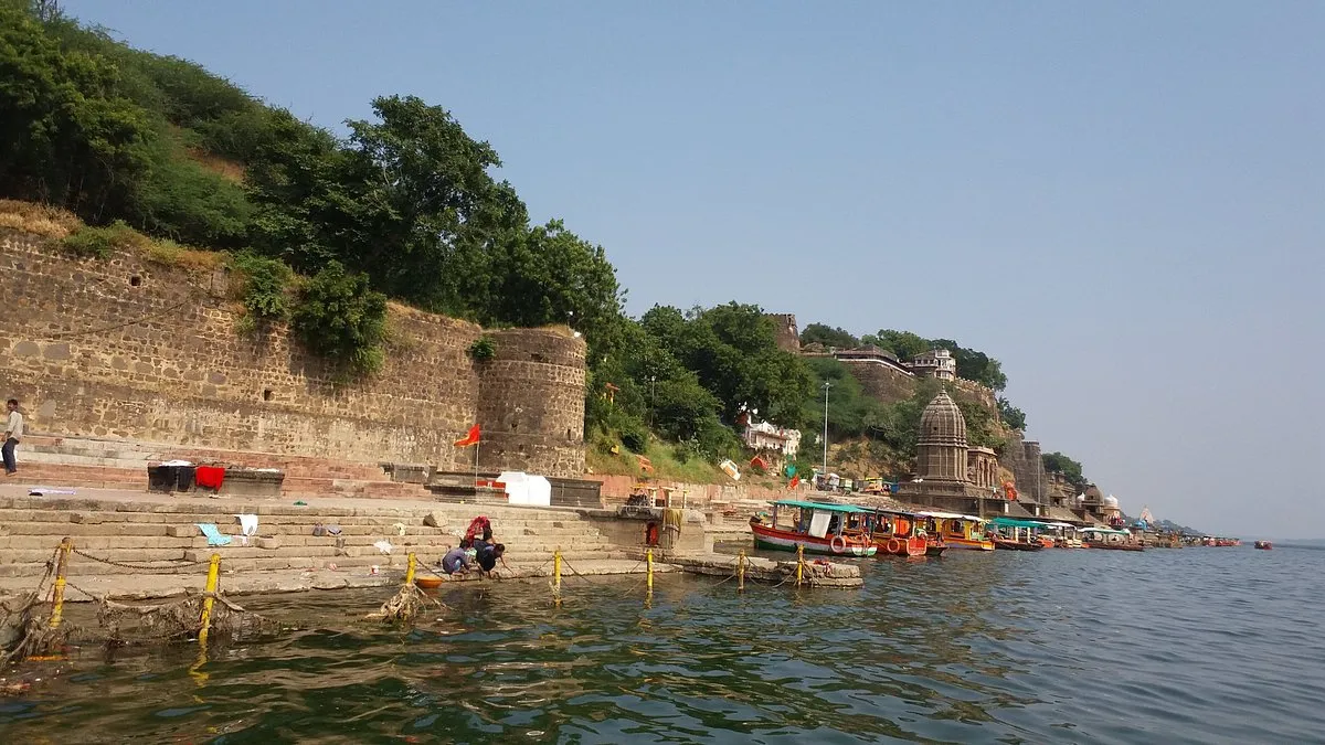 5 Days Mandu Maheshwar Omkareshwar and Indore Tour