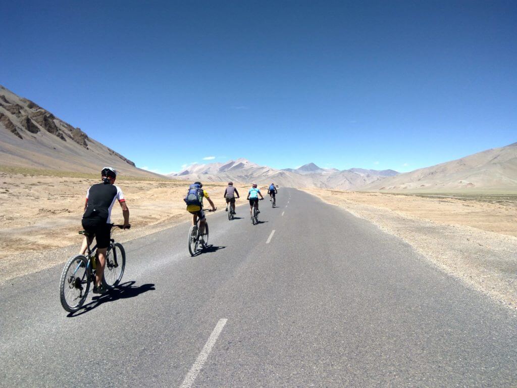 Mountain cycling north from Manali