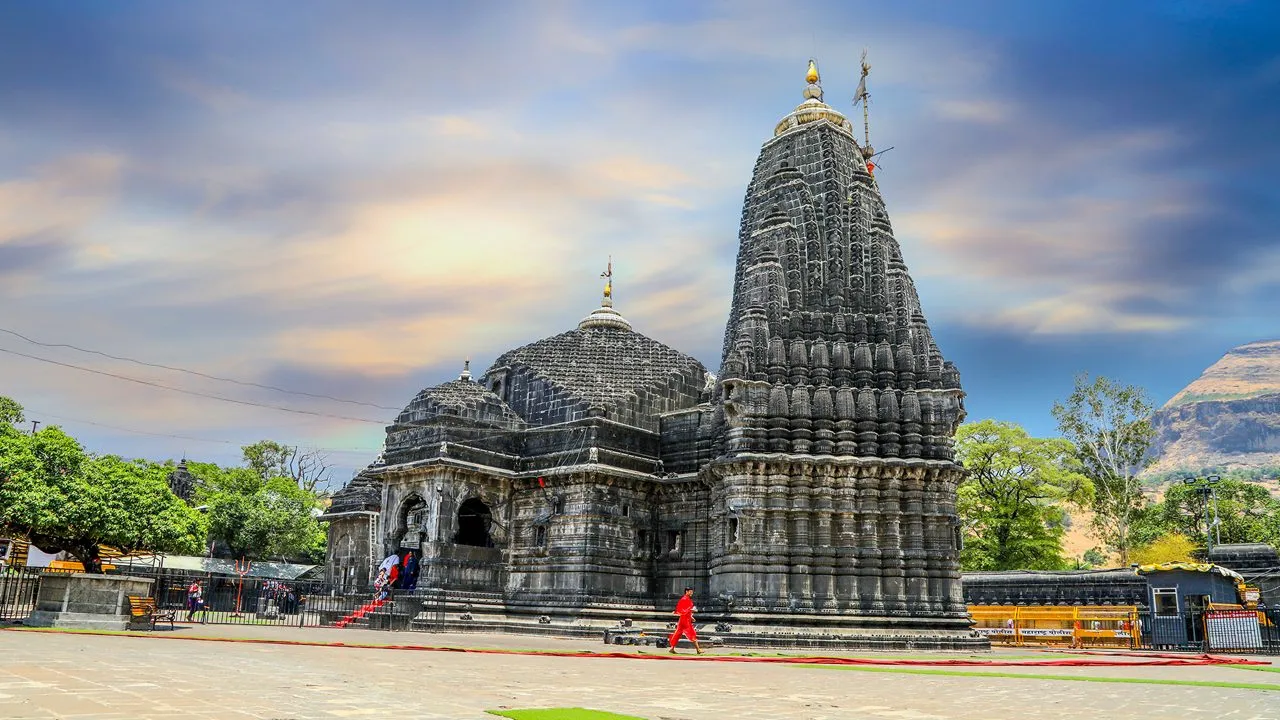 Shirdi With Shani Shingnapur Temple Trip Package photo 3