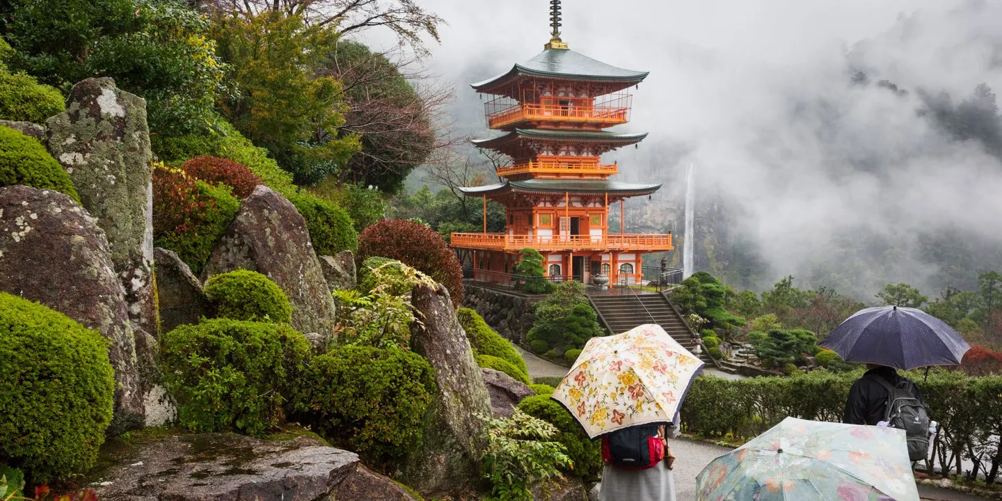 Japan cultural heritage tours with temples old towns gardens and traditional districts