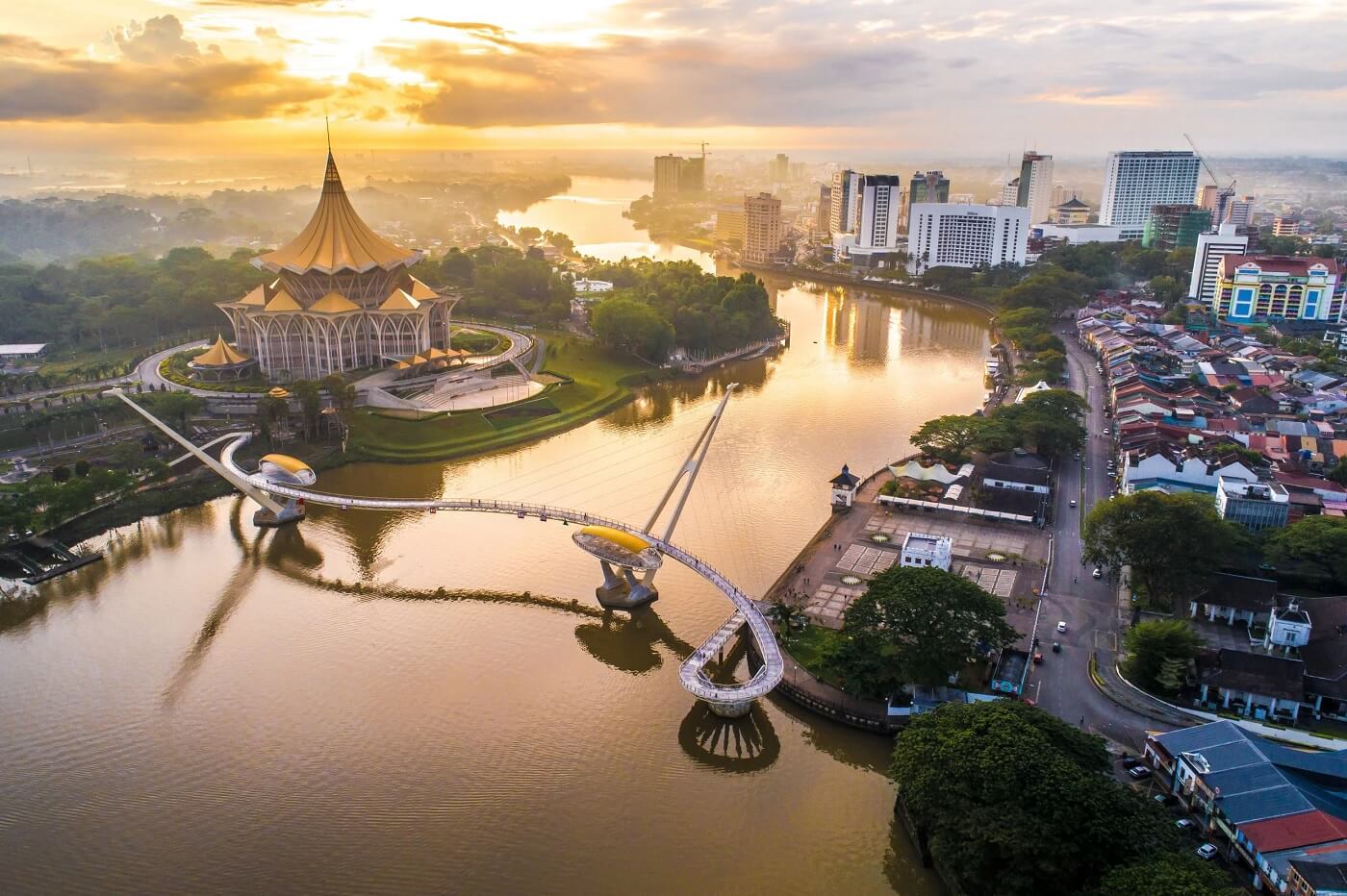 Sarawak Tours (Borneo) with curated Malaysia sightseeing, comfortable routing, and flexible itineraries