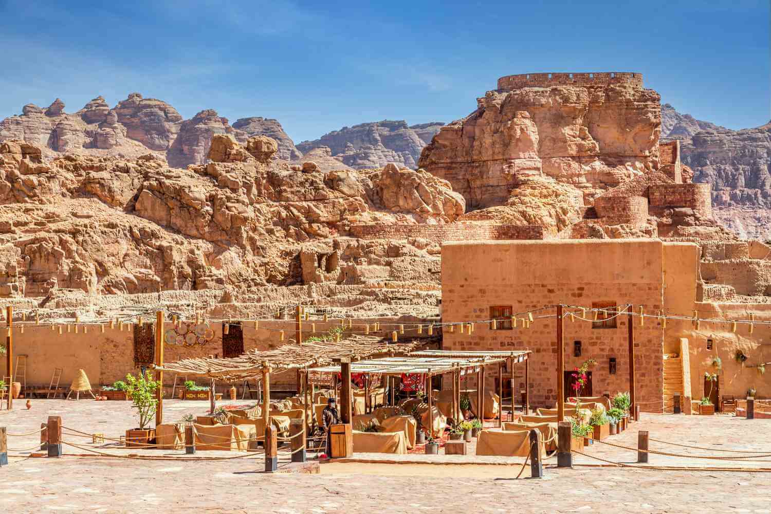 AlUla tours with dramatic rock formations and desert scenery